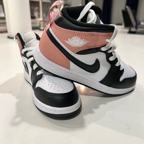 Jordan Kids Sneakers in Black, White, and Pink (brand new size 1) - Picture 9 of 9